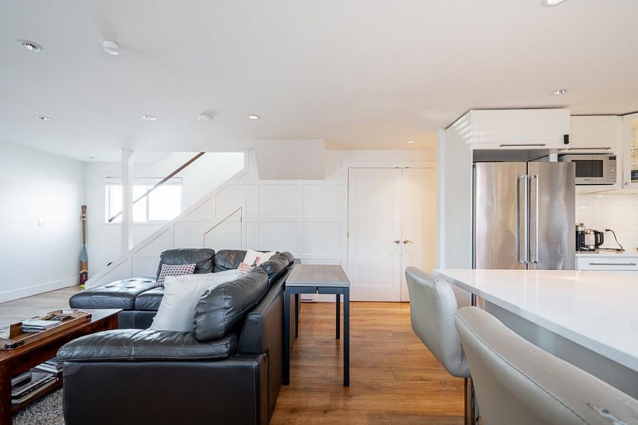 A015 415 Esplanade Avenue North Vancouver, BC - 14