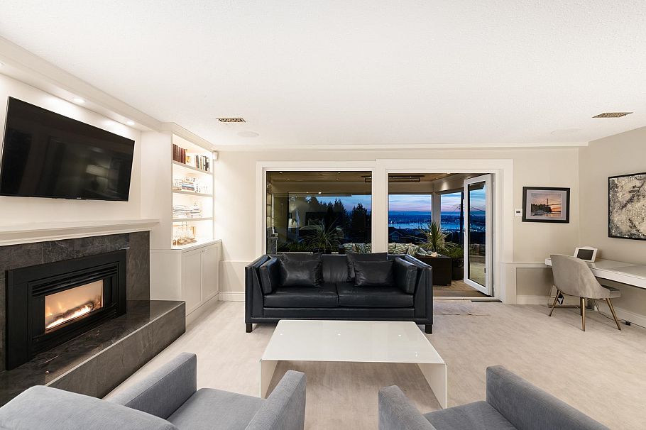 310 Beaver Road North Vancouver, BC - 31