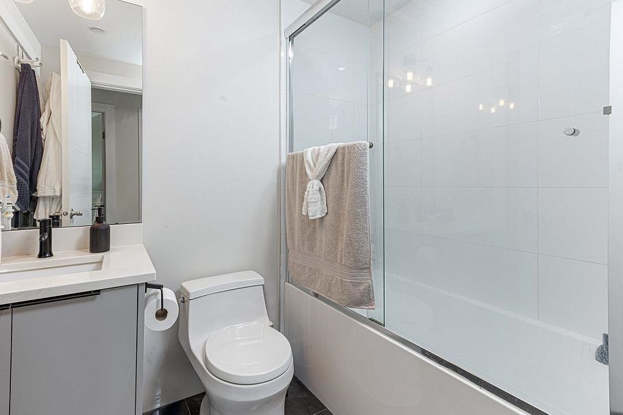 2488 E 34th Avenue Vancouver, BC - 19