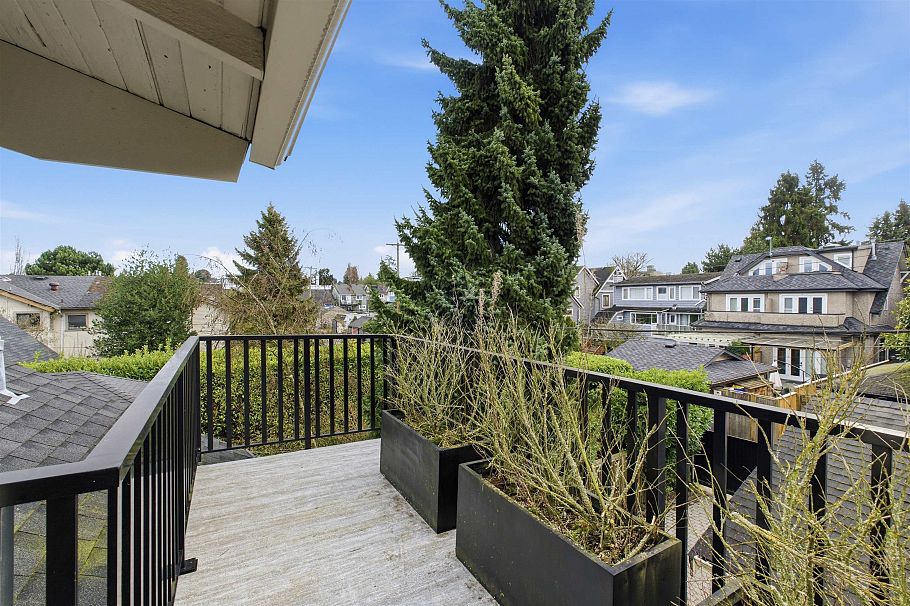 3044 Point Grey Road Vancouver, BC - 18