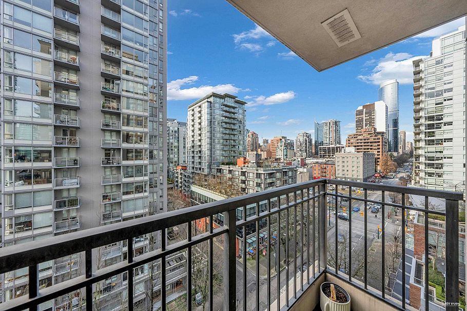 1001 989 Richards Street Vancouver, BC - 17