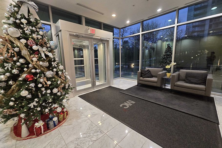 901 8131 Nunavut Lane Vancouver, BC - 5