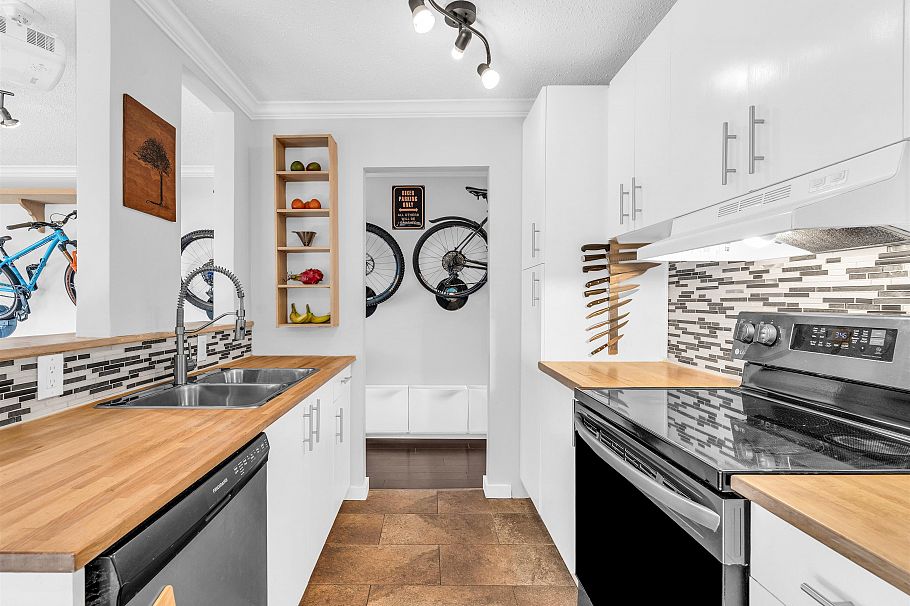 306 2222 Cambridge Street Vancouver, BC - 1