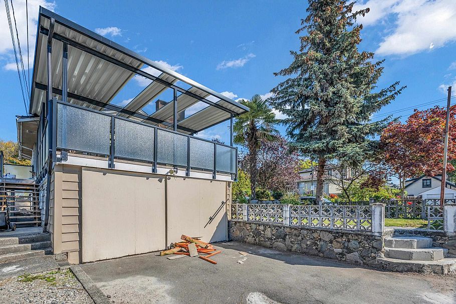 8025 Borden Street Vancouver, BC - 34