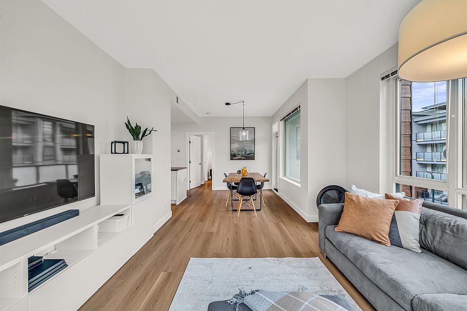 404 2632 Library Lane North Vancouver, BC - 13