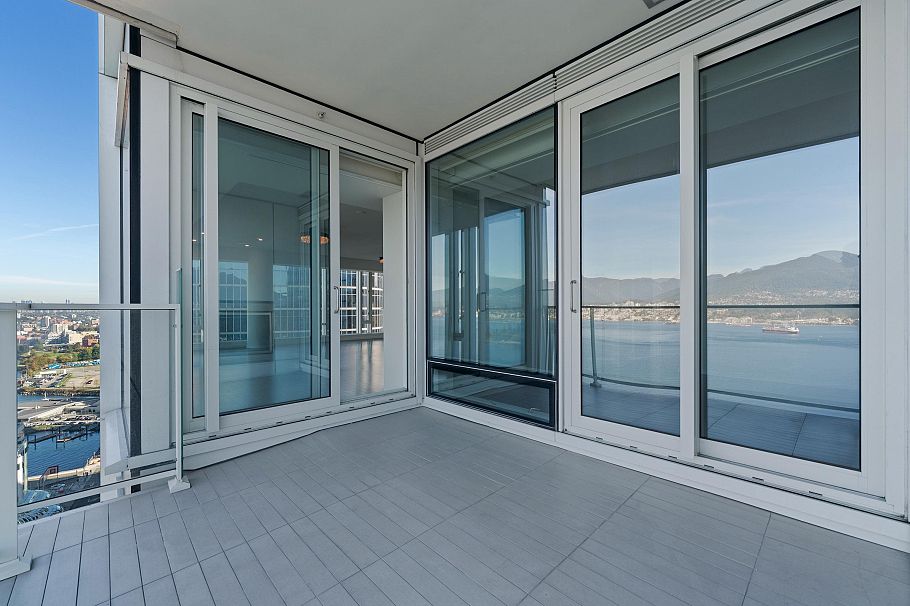 2701 1011 W Cordova Street Vancouver, BC - 27