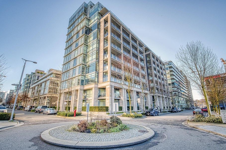 310 1616 Columbia Street Vancouver, BC - 1