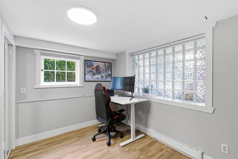 3044 Point Grey Road Vancouver, BC - 29