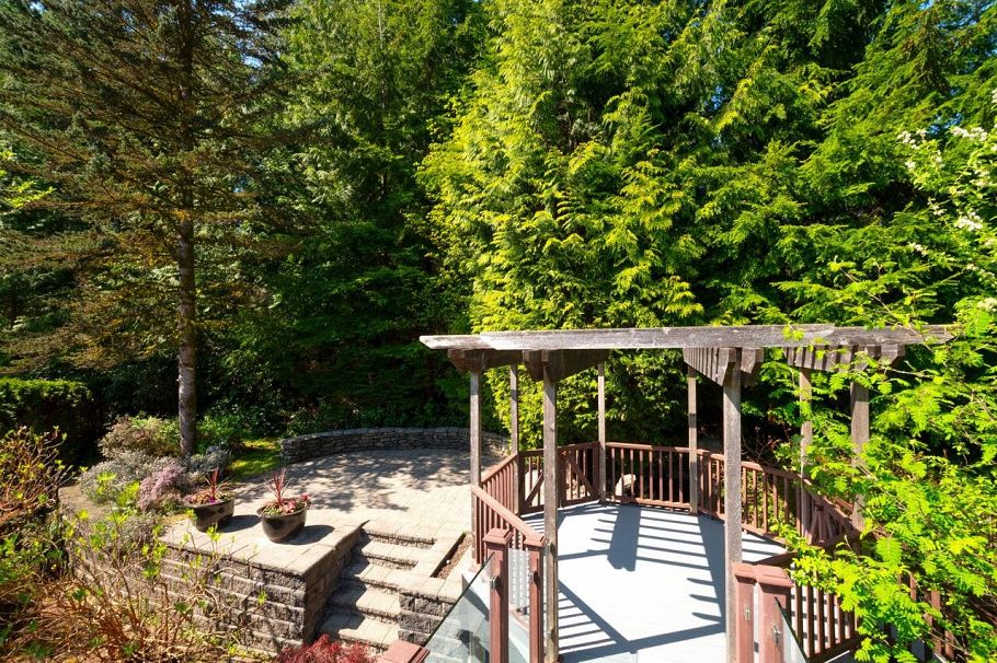 1605 Lockehaven Road North Vancouver, BC - 29
