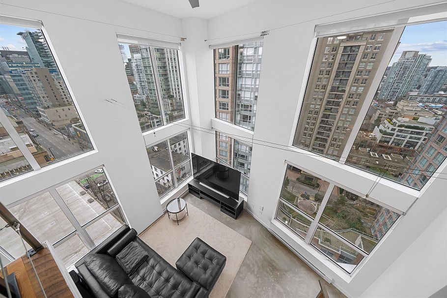 1012 933 Seymour Street Vancouver, BC - 1