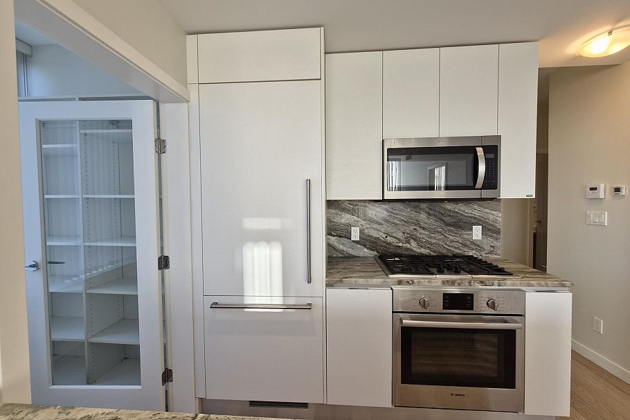 317 2033 W 10th Avenue Vancouver, BC - 3