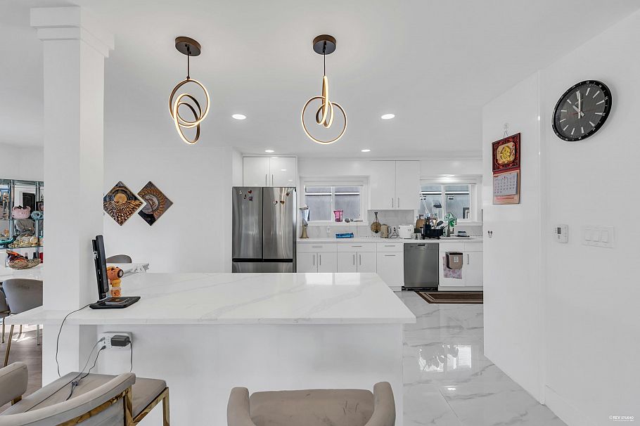 8025 Borden Street Vancouver, BC - 13