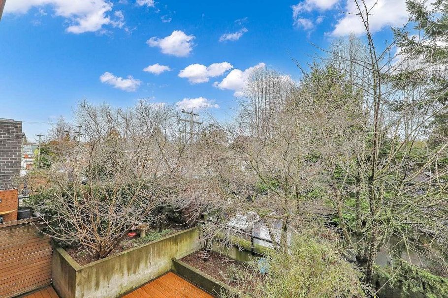 303 2525 Blenheim Street Vancouver, BC - 3