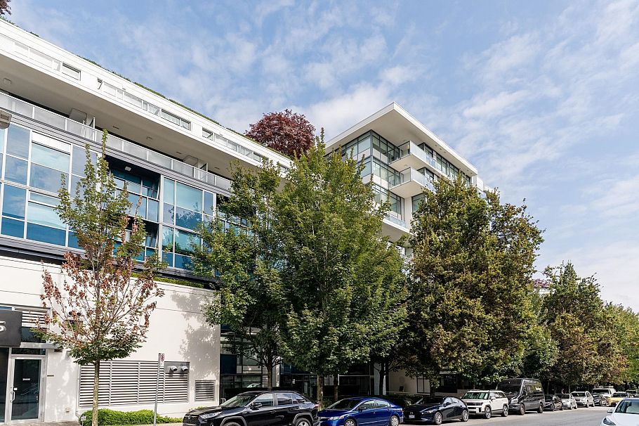 202 1777 W 7th Avenue Vancouver, BC - 1