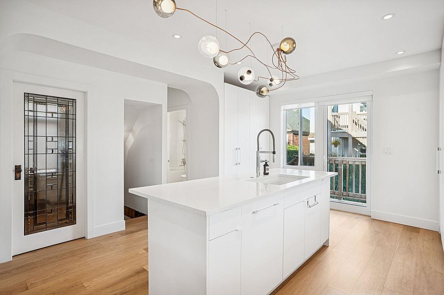 1851 E 16th Avenue Vancouver, BC - 14