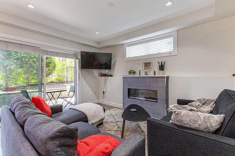 2488 E 34th Avenue Vancouver, BC - 12