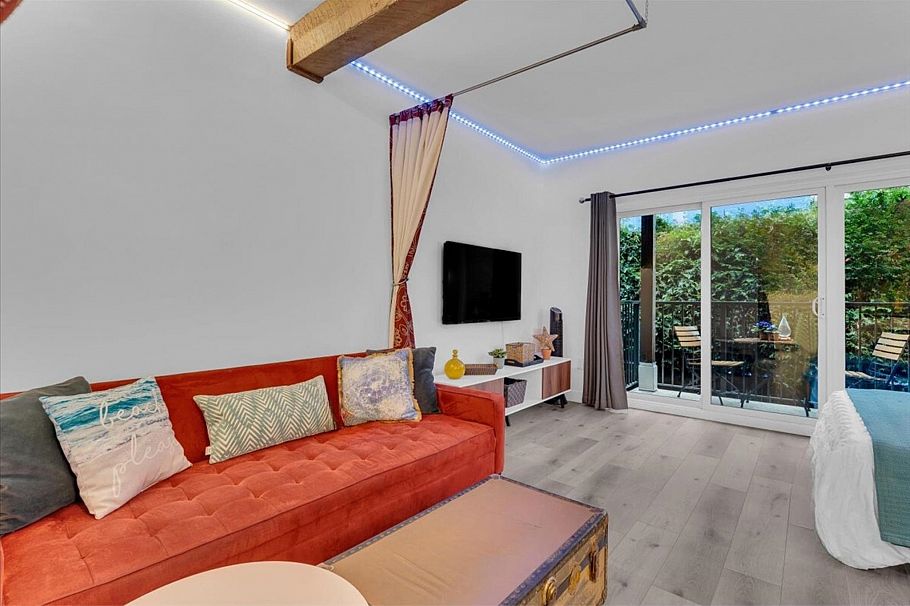 207 1655 Nelson Street Vancouver, BC - 9