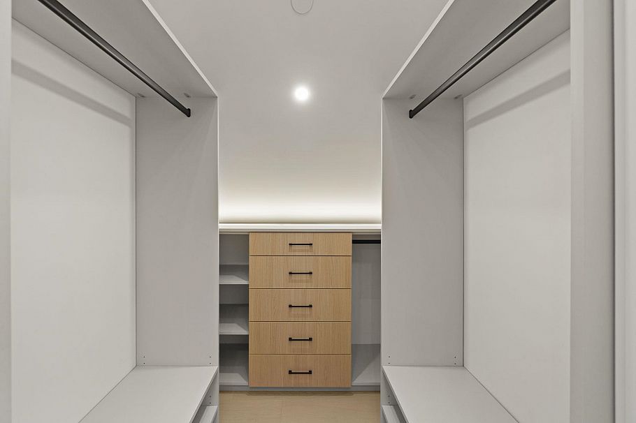 2 1945 E 13th Avenue Vancouver, BC - 13