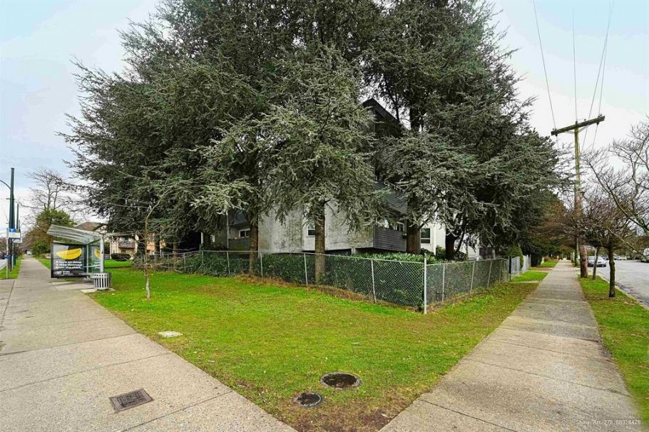 406 16 Lakewood Drive Vancouver, BC - 18