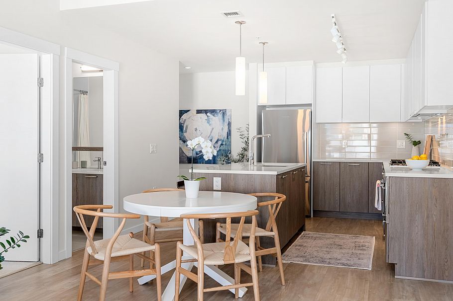 205 615 E 3rd Street North Vancouver, BC - 1