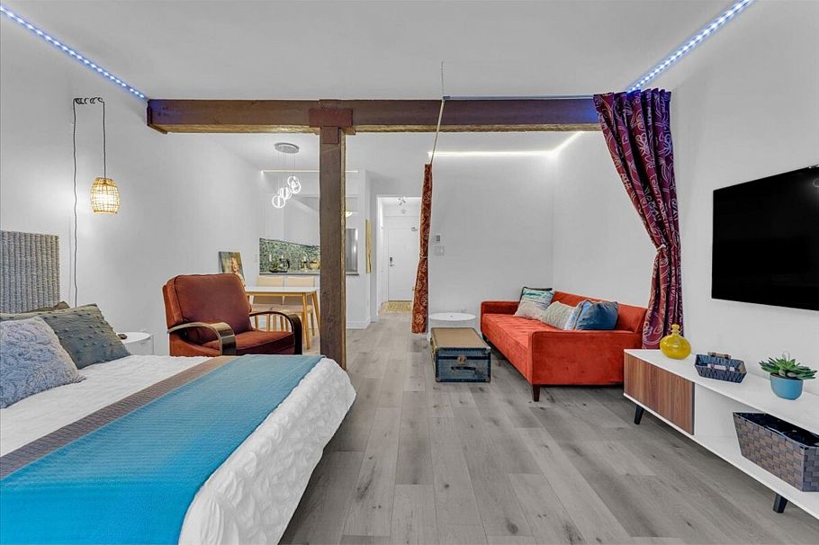 207 1655 Nelson Street Vancouver, BC - 5