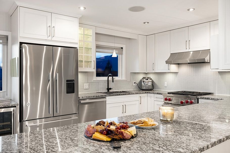 310 Beaver Road North Vancouver, BC - 17