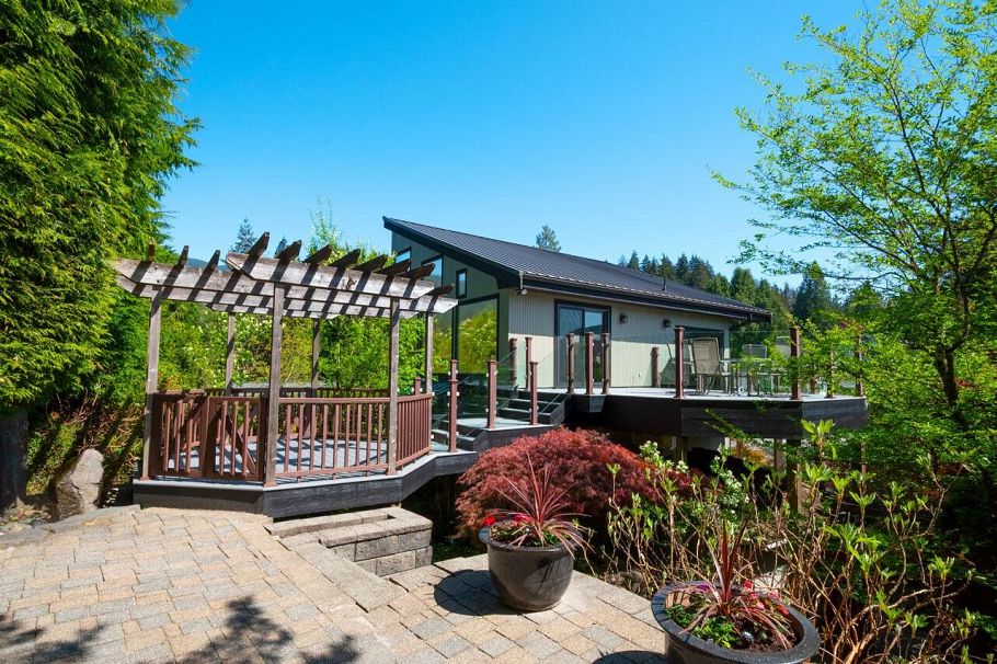 1605 Lockehaven Road North Vancouver, BC - 26