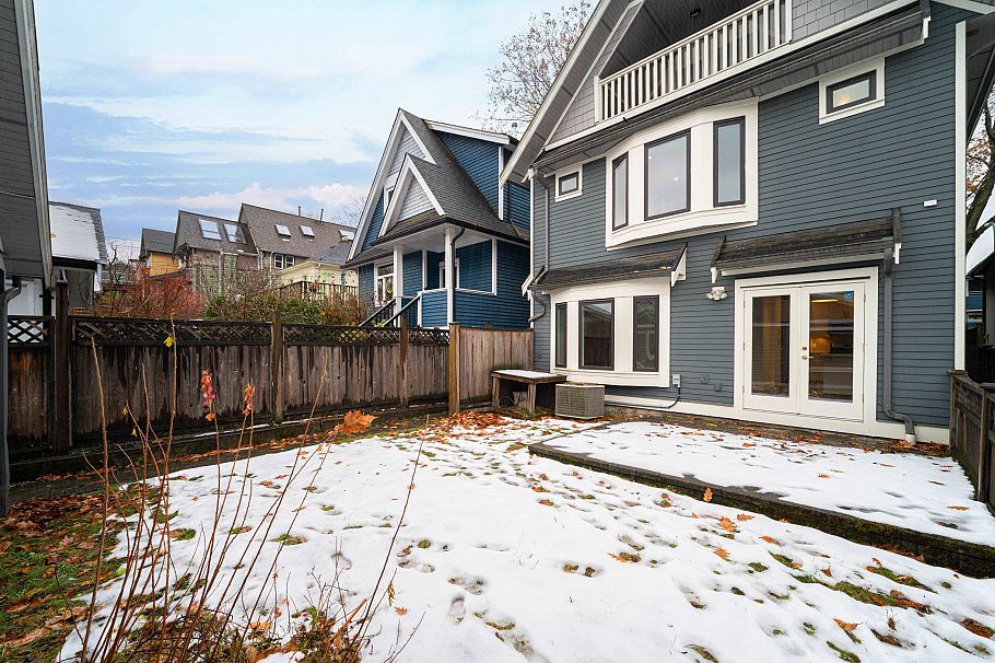 1805 E 7th Avenue Vancouver, BC - 36