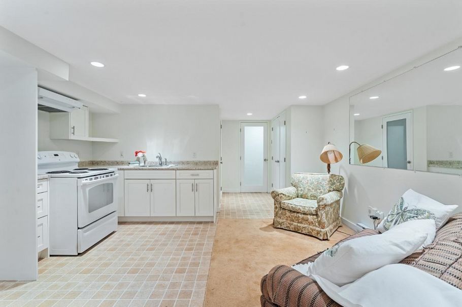 5584 Maple Street Vancouver, BC - 24