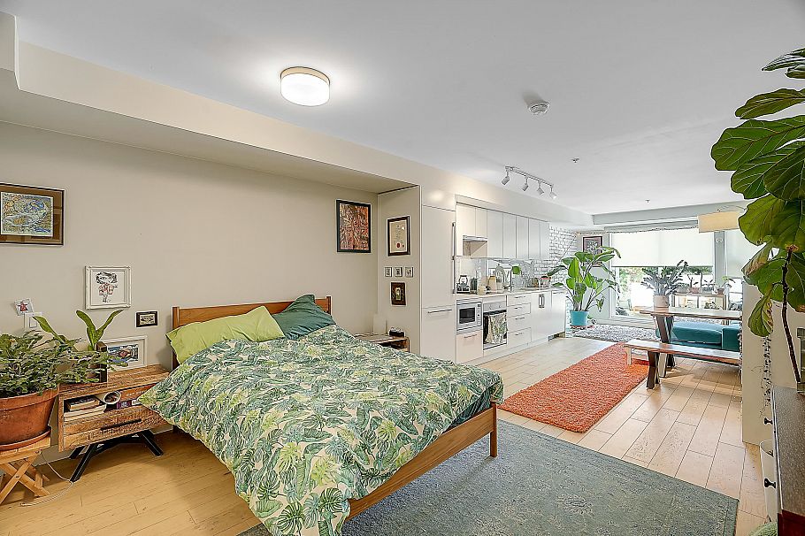 210 2508 Fraser Street Vancouver, BC - 1