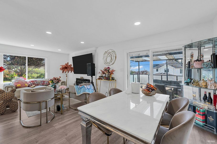 8025 Borden Street Vancouver, BC - 8