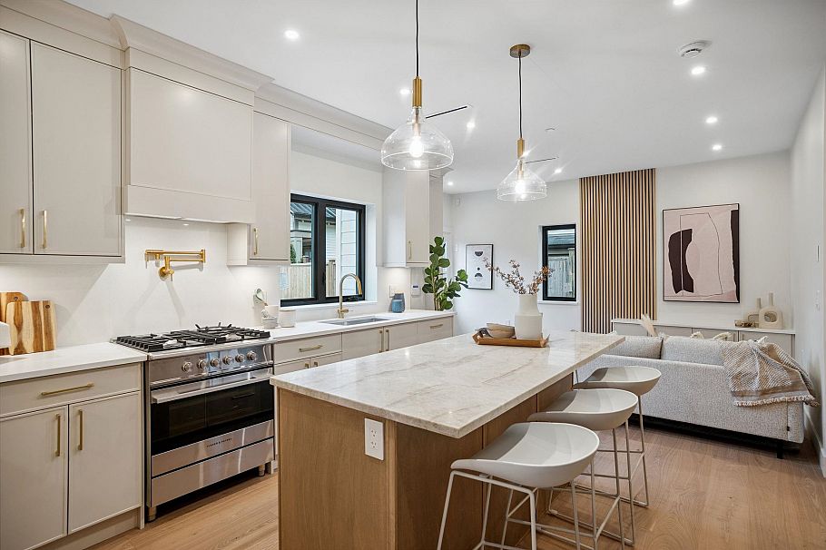 2 1915 E 3rd Avenue Vancouver, BC - 8