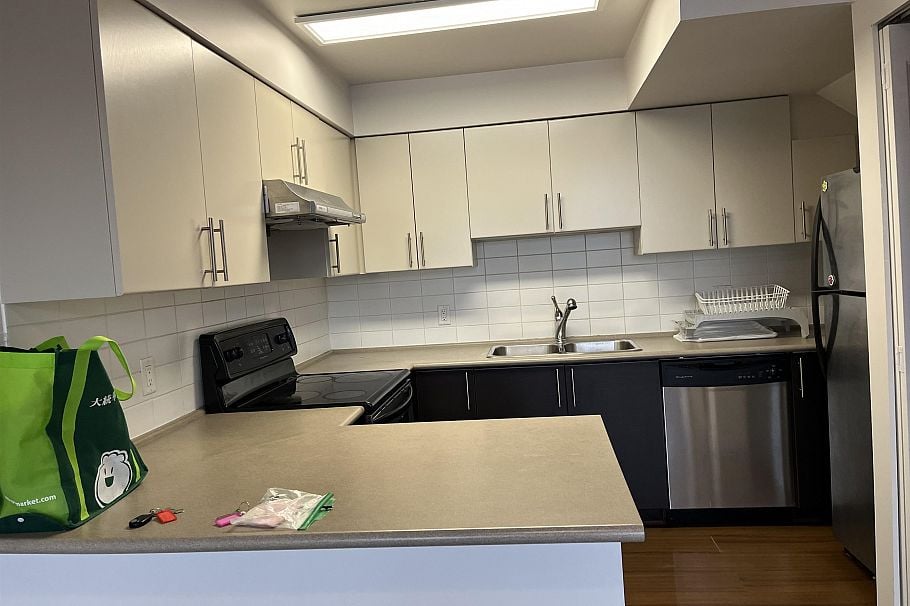 204 5649 KING'S ROAD ROAD, Vancouver BC V6T 1K9 Vancouver, BC - 2