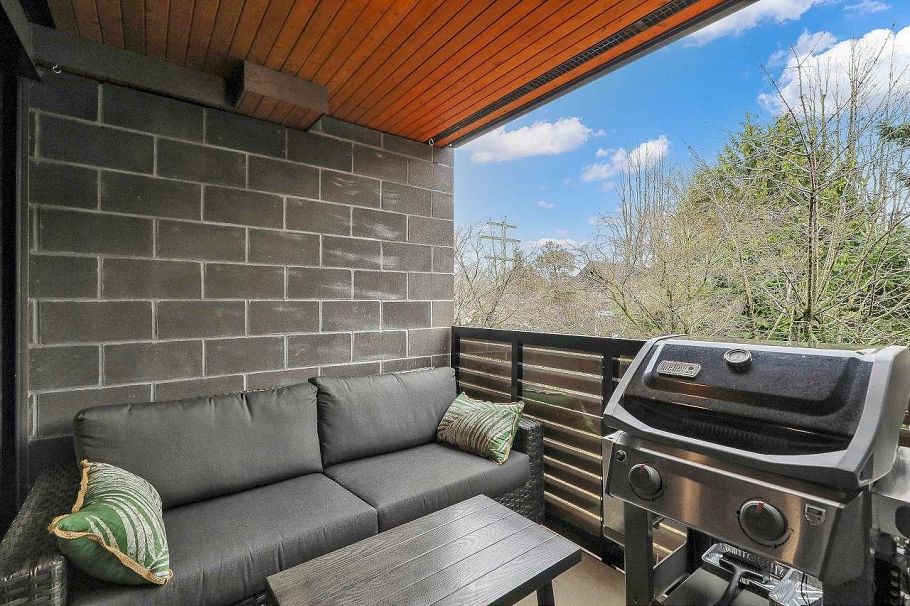 303 2525 Blenheim Street Vancouver, BC - 1