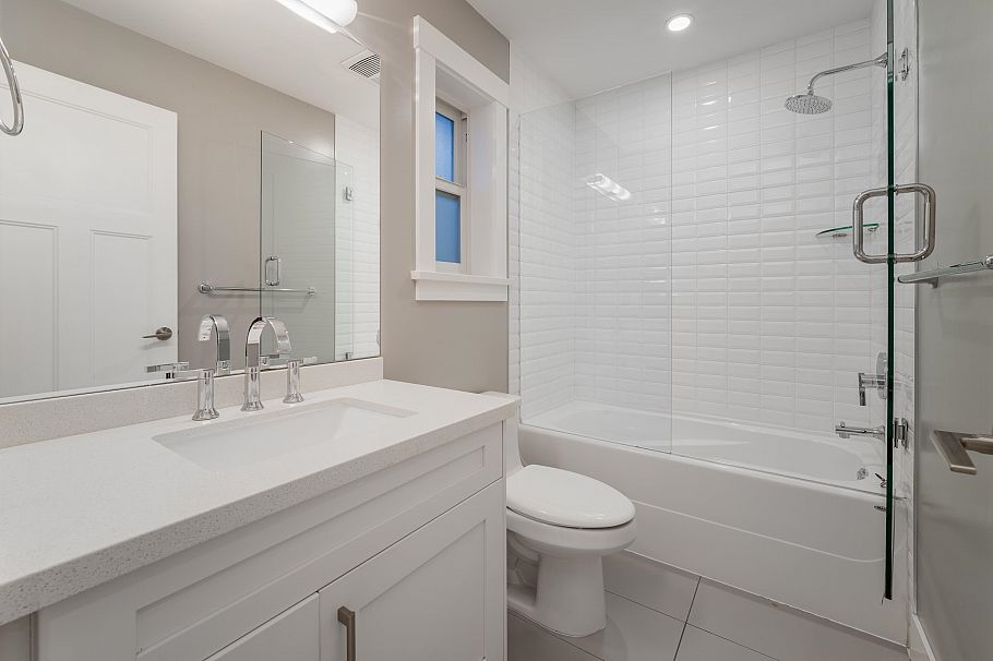 1805 E 7th Avenue Vancouver, BC - 23