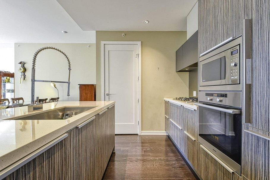 310 1616 Columbia Street Vancouver, BC - 3