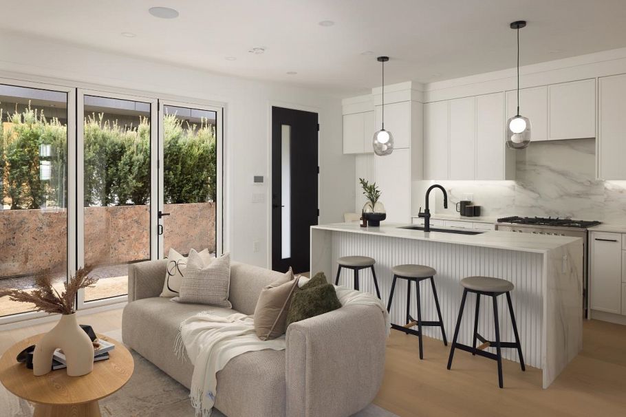 1 421 W 23rd Avenue Vancouver, BC - 3