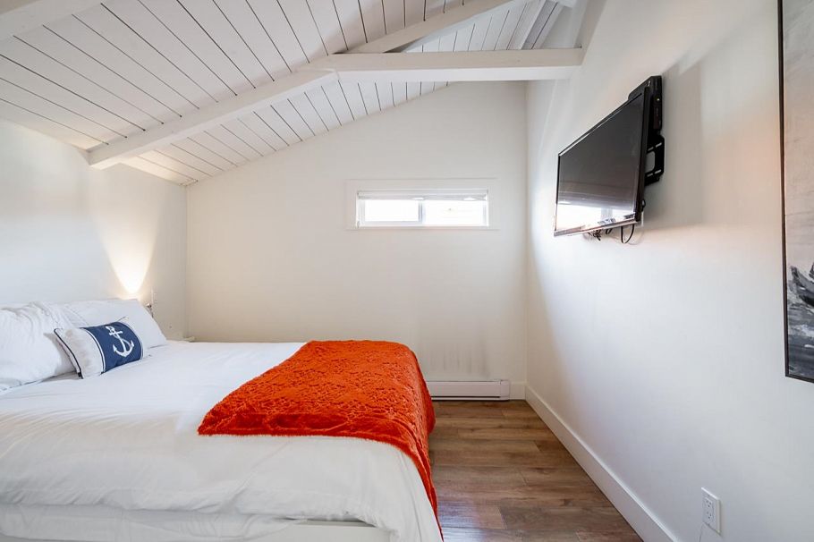 A015 415 Esplanade Avenue North Vancouver, BC - 25