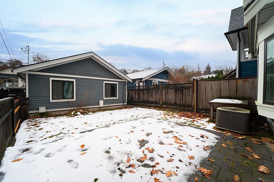 1805 E 7th Avenue Vancouver, BC - 37