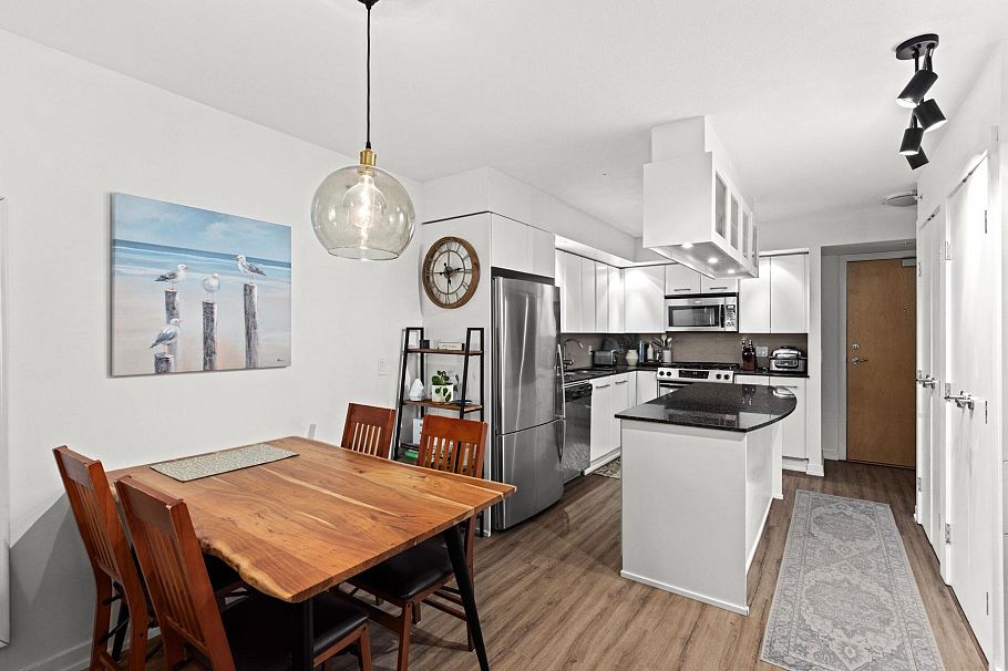 807 683 W Victoria Park North Vancouver, BC - 5