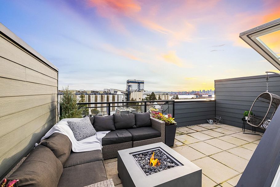 444 545 E 2nd Street North Vancouver, BC - 1