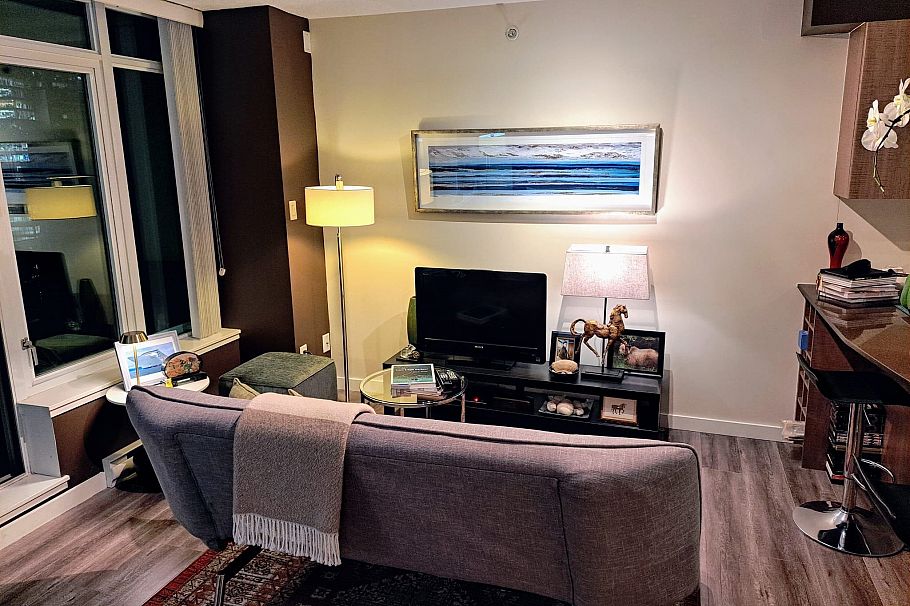 1611 610 Granville Street Vancouver, BC - 3