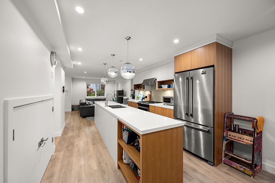 1452 E 20th Avenue Vancouver, BC - 9