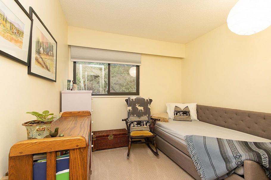 2050 Purcell Way North Vancouver, BC - 16