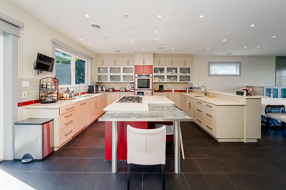 4371 Puget Drive Vancouver, BC - 10