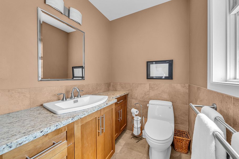 1202 Bracknell Crescent North Vancouver, BC - 13