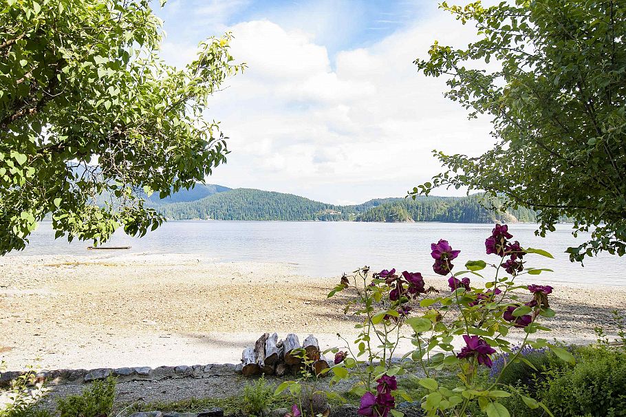 5293 Indian River Drive North Vancouver, BC - 1