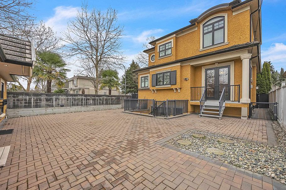 3593 Mackenzie Street Vancouver, BC - 36