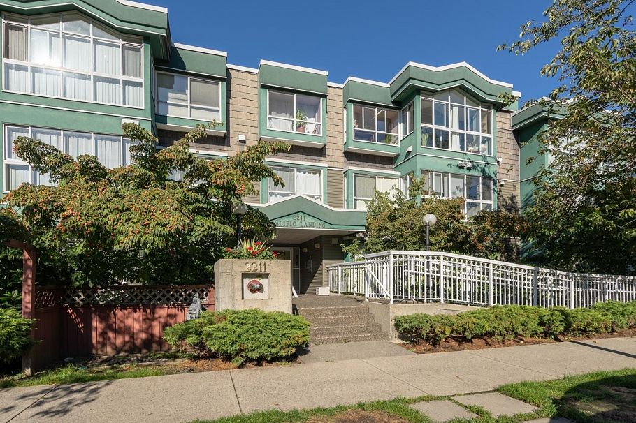 207 2211 Wall Street Vancouver, BC - 25