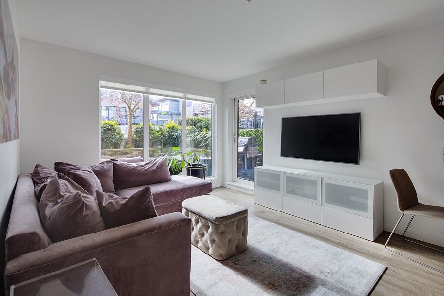 206 1061 Marine Drive North Vancouver, BC - 5